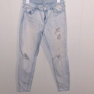 Refuge Distressed jeans